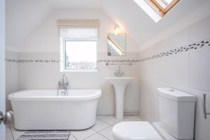 Principal bedroom en-suite  - click for photo gallery